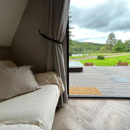 Bonnie Lodge-Lochside Location With Hot Tub Invergarry Zewnętrze zdjęcie