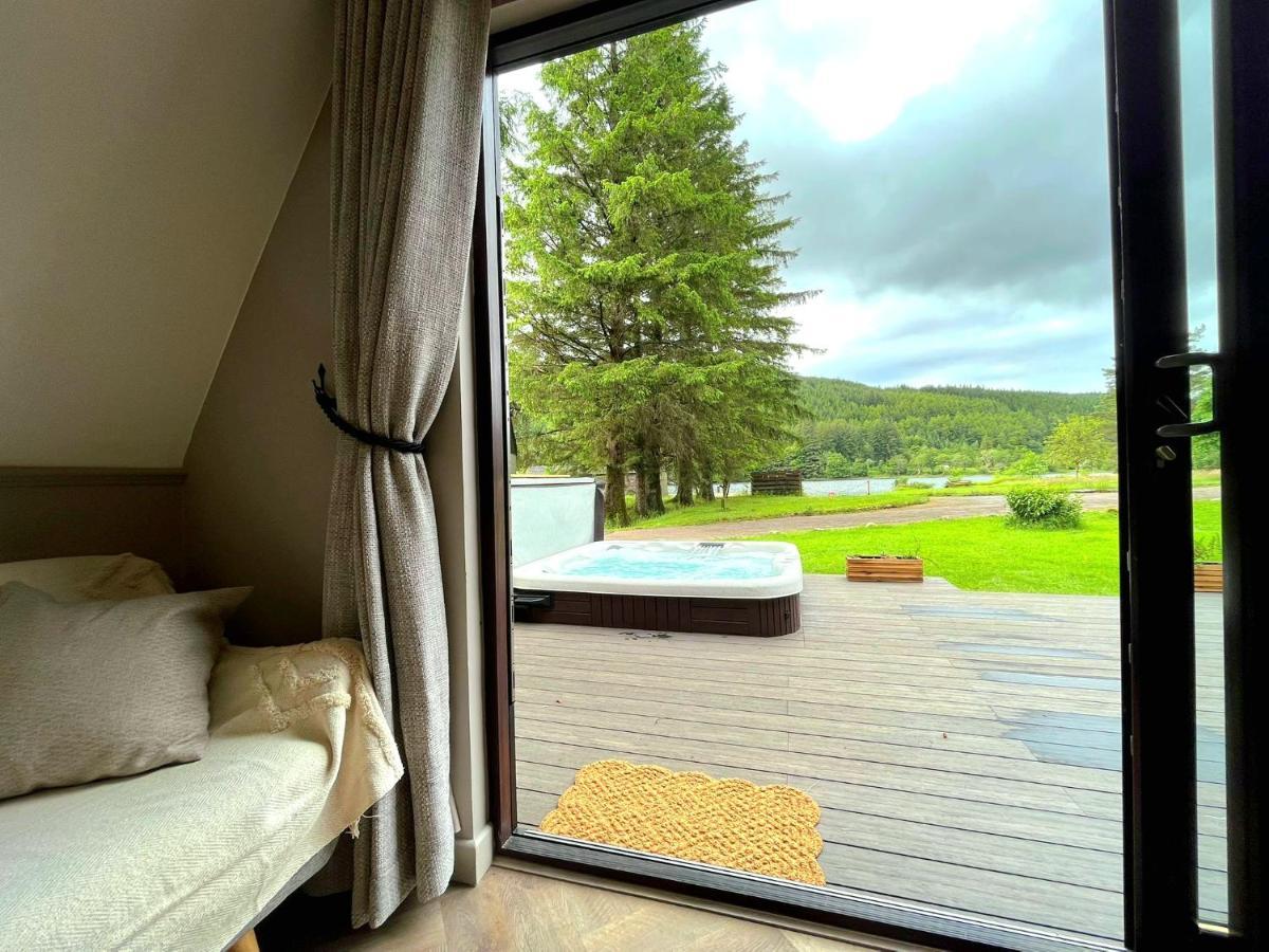 Bonnie Lodge-Lochside Location With Hot Tub Invergarry Zewnętrze zdjęcie