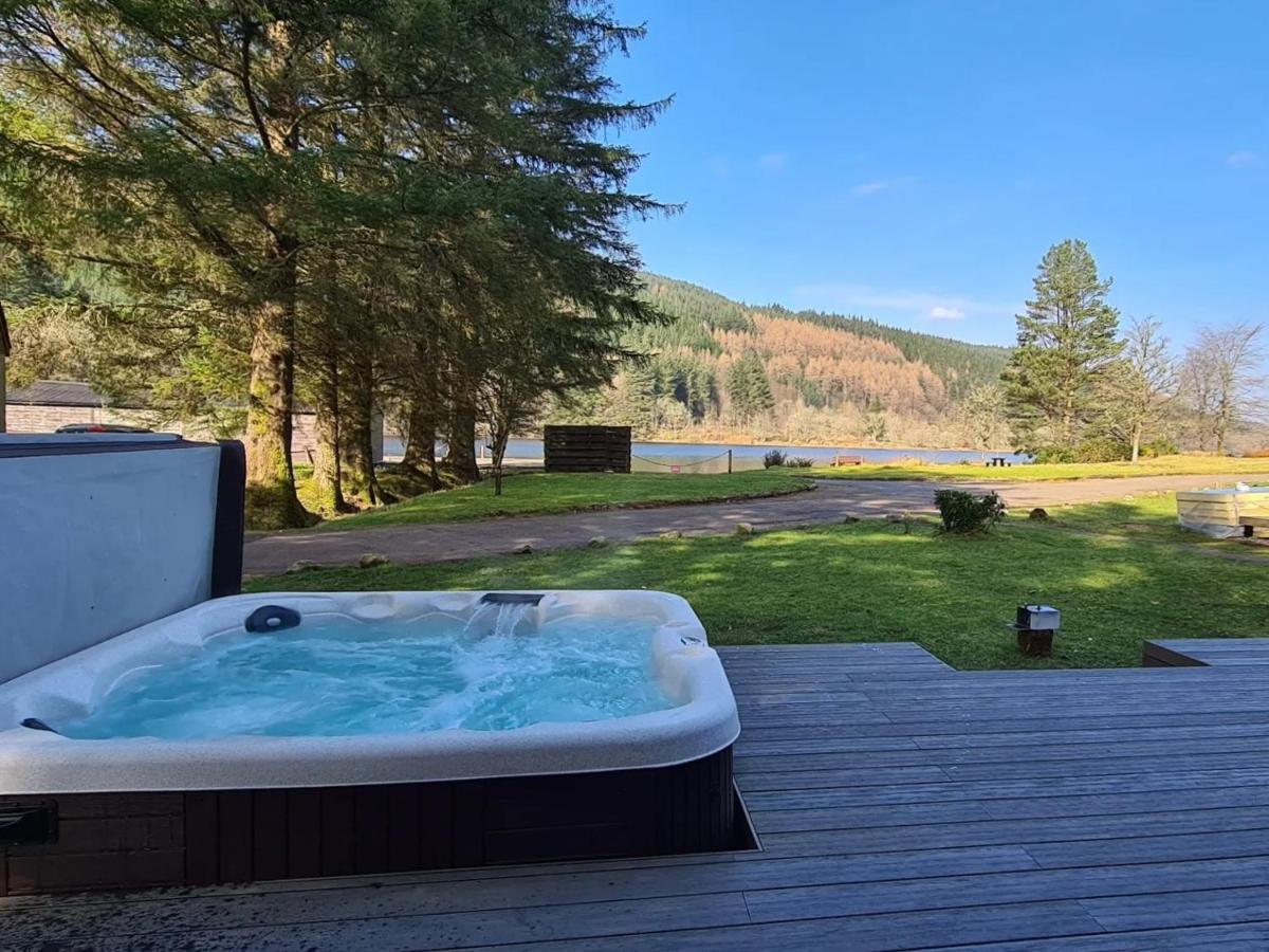 Bonnie Lodge-Lochside Location With Hot Tub Invergarry Zewnętrze zdjęcie